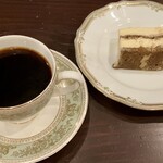 Hoshiyama Kohiten - ホシヤマチーズケーキセット(￥1,870) コーヒーはロイヤルブレンド