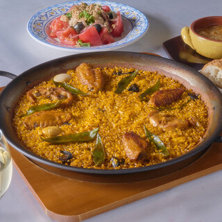 スペイン本場のパエリア専門店です♪お得なコースもございます！
