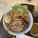 手打麺祭 かめ囲 - 特製あぶらそば(辛ニボ)