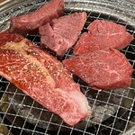 炭火焼肉 牛山道 - 