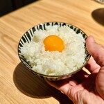 肉の山翔 - 銀シャリと黄卵