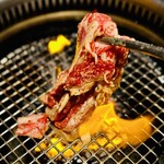 肉の山翔 - 薄切りカルビ