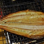 心人 - 大きな ホッケ が 二匹 で 5人分でした。焼物の定番ですネ。