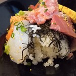 Resutoran Furusato - 海鮮丼（ご飯は酢飯ではなく白飯）