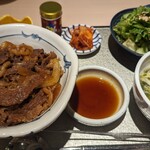 牛刺しと焼肉 仔虎 - 