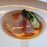 赤坂 桃の木 - フカヒレの姿煮、上湯スープ仕立て