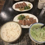 Gyuu Tan Yaki Semmon Ten Tsukasa - 牛タン定食３枚2,332円