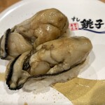 Sushi Choushimaru - 牡蠣はオイスターと呼ばれるように寿司の酢と絶妙にピッタリだ。