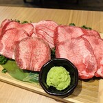 焼肉一心たん助 旦 - 