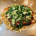 Hiroshima Okonomiyaki Kurumi - 肉玉(そば)+ネギかけ_¥1,045+¥165