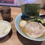 横浜家系ラーメン 銀家 - 