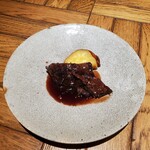 ウラドラ - エゾ鹿のワイン煮込み