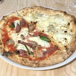 Pizzeria Napoletana Da Yuki - テデスカ＆クアトロフォルマッジ