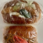 サンモリッツ名花堂 - サーモンフライと焼きそばパン