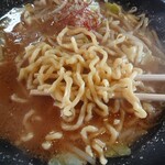 杉のや - 味噌ラーメン_970円　麺アップ