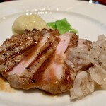 ビストロ タカ - まるみ豚のソテー　玉ねぎサルサ