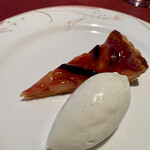ビストロ タカ - タルトタタン　タルトも美味しいが、バニラアイスが絶品