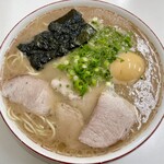 一真軒 - 「ラーメン(800円)+味玉(150円)」です