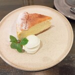 Third Place cafe - ニューヨークチーズケーキ650円