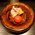 おみ乃 椿 - レバーペースト & 炭火焼きトースト + トマトのピクルス