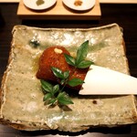 おみ乃 椿 - アボカドとスナップエンドウを詰めた手羽先