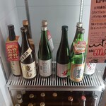 Kakuuchi Arai Shouten - セルフ日本酒コーナー。