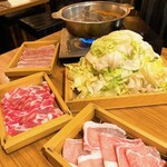 しゃぶしゃぶ・創作料理居酒屋 豚吟 - 