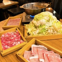 しゃぶしゃぶ・創作料理居酒屋 豚吟 栄店 - 