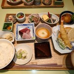 京都石塀小路豆ちゃ - １０種の京のおばんざいと季節の天婦羅御膳