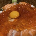 Sushiberosakaba　sanshirou - サーモン親子丼