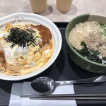 松屋 - 満腹セット（かつ丼＋わかめそば）¥980-