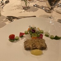 シェヌー - エゾ鹿とフォアグラのテリーヌ