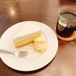 パルファン - ケーキとホットコーヒー