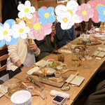浜松町キッチン - お料理の写真ないのですがこんな感じにテーブル繋げてくださいました