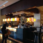 ウェスティン デリ - ホテルの入り口を入ってすぐ左手にあります。