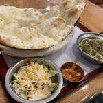 インドレストラン ラム - Ｂセット（ほうれん草とラムのカレー、ナン）