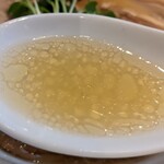 世界一暇なラーメン屋 - 鰹節の淡口醤油スープ