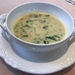 ル・トワ・ルージュ - カレー風味の野菜たっぷりのスープ
