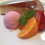 ル・トワ・ルージュ - 