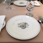 ル・トワ・ルージュ - 順不同だけど最初のテーブルセッティング