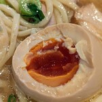 世界一暇なラーメン屋 - 煮玉子 美味いです。