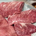 炭火焼肉ホルモンさわいし - 