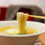 黄金の塩らぁ麺 ドゥエイタリアン - 