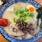 Hakata Ramen Tsurukamedou - あっさり塩とんこつ全部のせ