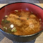 せかい鮨 - 味噌汁も美味しい！