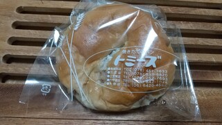 トミーズ - クリームチーズとはちみつのクルミパン