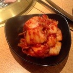 焼肉問屋 牛蔵 - キムチが