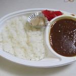 ハニーカレー - そしてこの店自慢の能古島産ハチミツ「のこはち」を使用して作られたハニーカレー。
