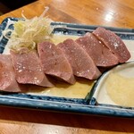 西新宿 ふじ屋 - トロレバ刺し