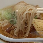 Bushiyakatsura - 麺とスープの相性もいい。